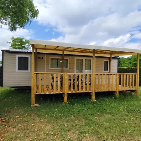 Flower Les Mijeannes אתר קמפינג