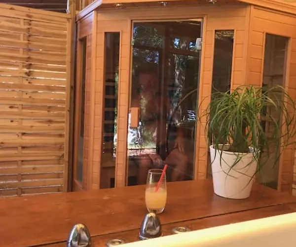 Flower Les Mijeannes Rieux-de-Pelleport