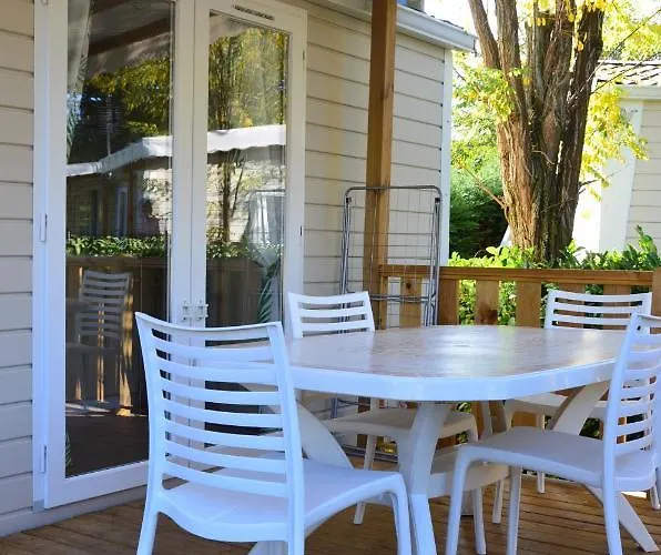 אתר קמפינג Flower Les Mijeannes Rieux-de-Pelleport