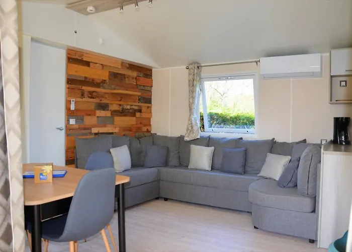 אתר קמפינג Flower Les Mijeannes