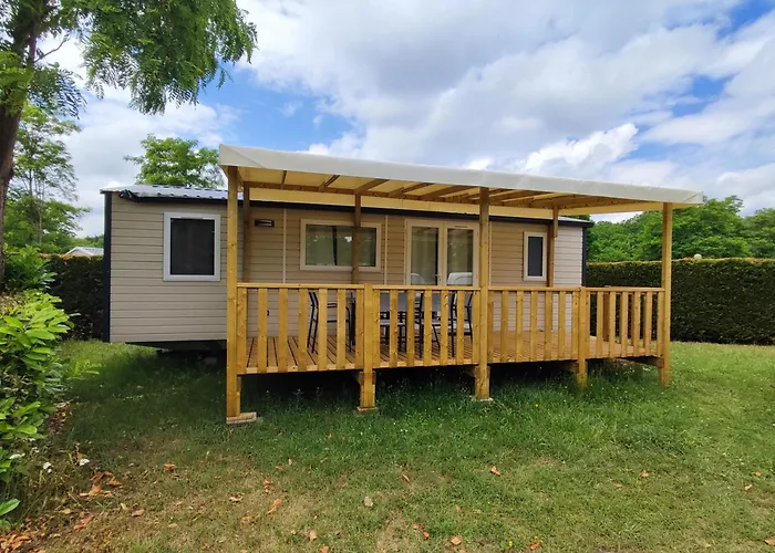 Flower Les Mijeannes אתר קמפינג