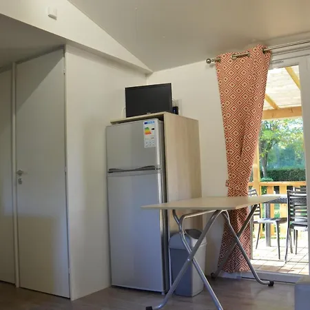 Flower Les Mijeannes Кемпинг 3*