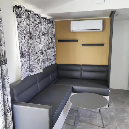 Flower Les Mijeannes Кемпинг 3*