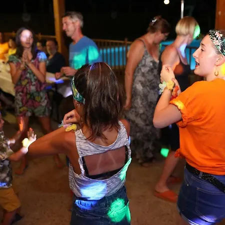 Flower Les Mijeannes 3* Rieux-de-Pelleport